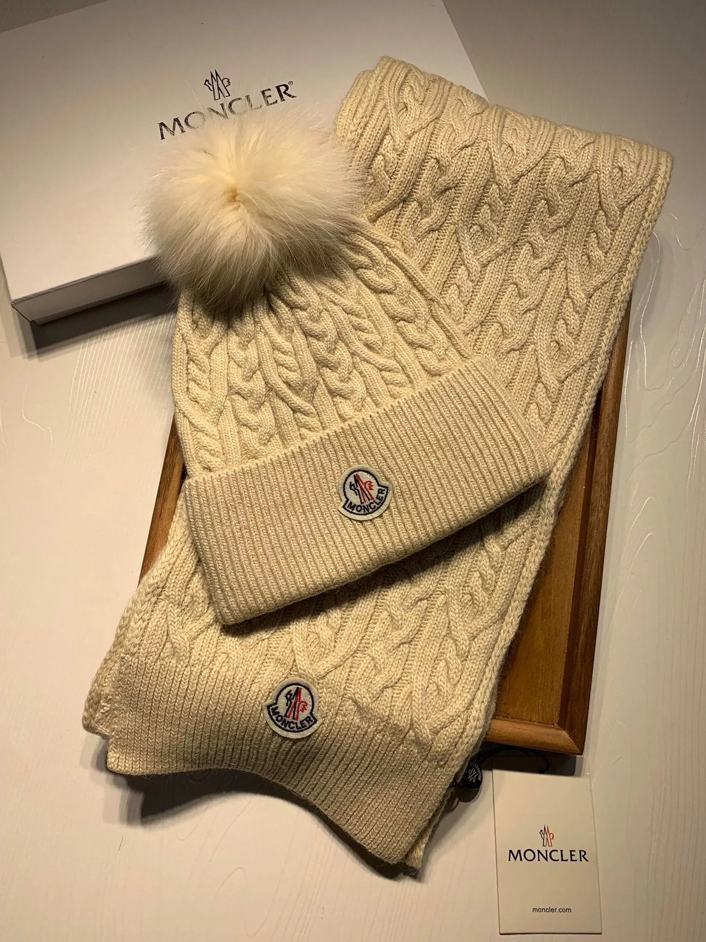 moncler hat and echapres set s_127a7ab